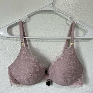 VICTORIA’S SECRET VERY SEXY LOVE BY VICTORIA LACE PUSH-UP PLUNGE BRA
